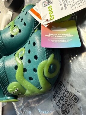 CROCS Kids' Teal Clog with Green Octopus Jibbitz